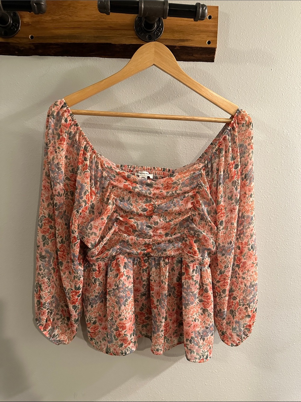 EUC American Eagle Outfitters Coral Floral Off-Shoulder Peasant Blouse Size M
